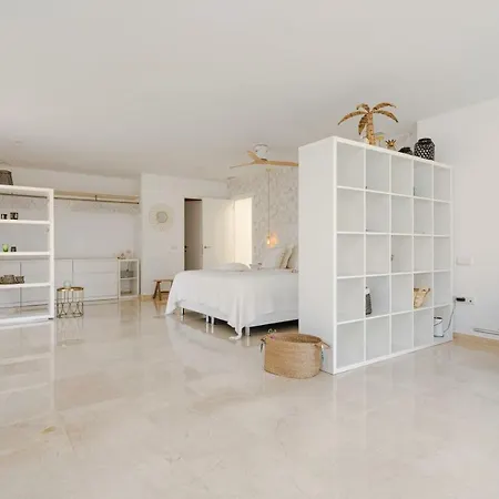 White Bay Villa *