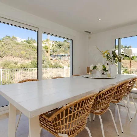 White Bay Villa *